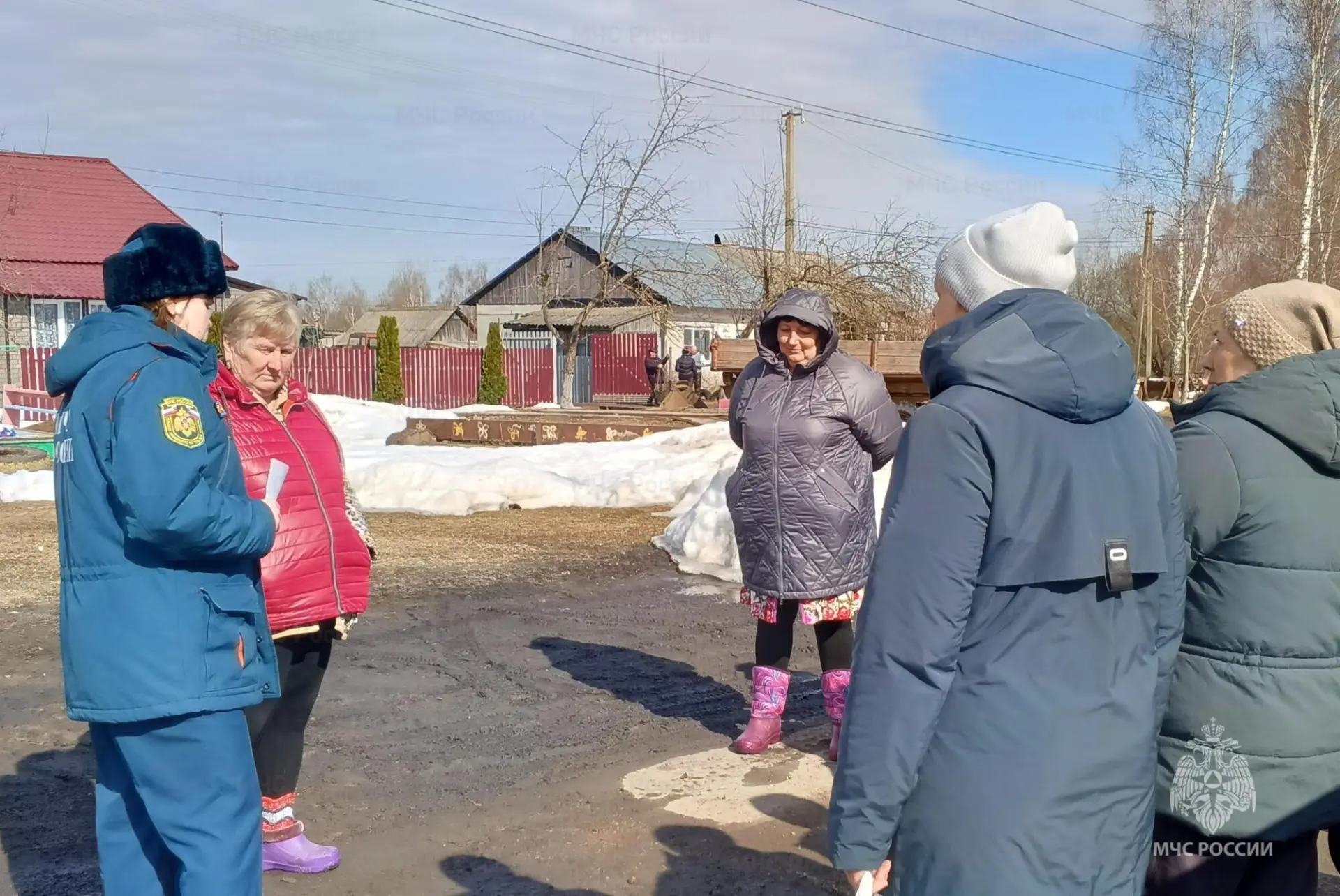 📍Спасатели провели профилактические мероприятия для взрослых и детей в Белевском районе  В деревне И