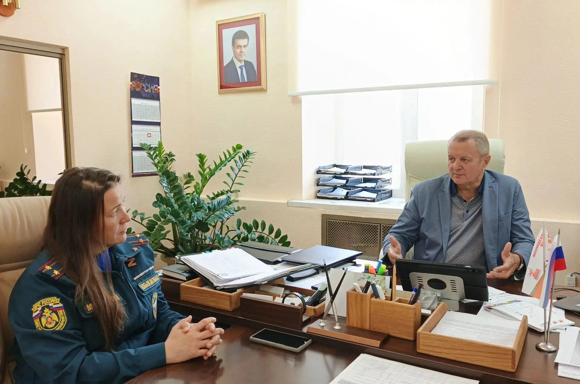 Глава Емельяновского округа и краевой МЧС обсудили вопросы пожарной безопасности
