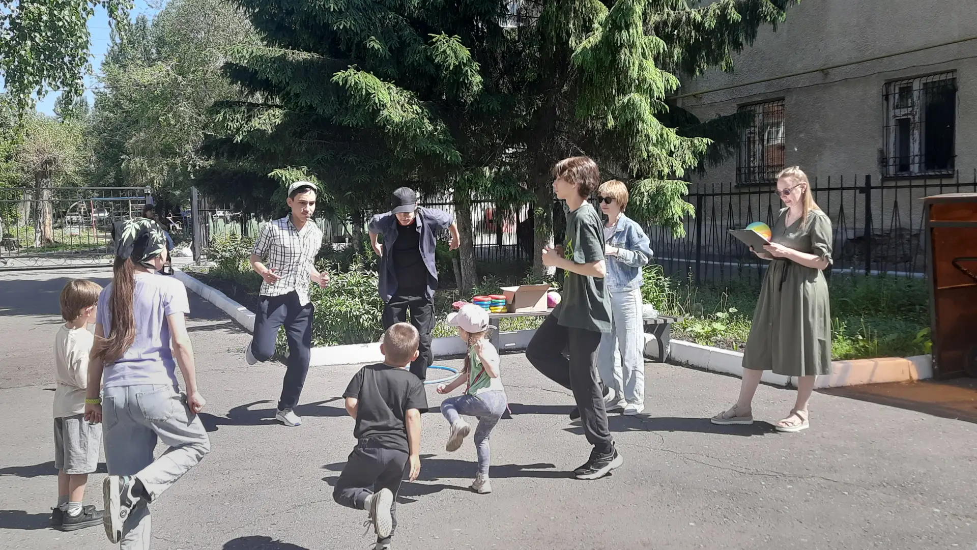 🎉 В Центре социальной помощи семье и детям в социальной гостинице прошло праздничное мероприятие, п