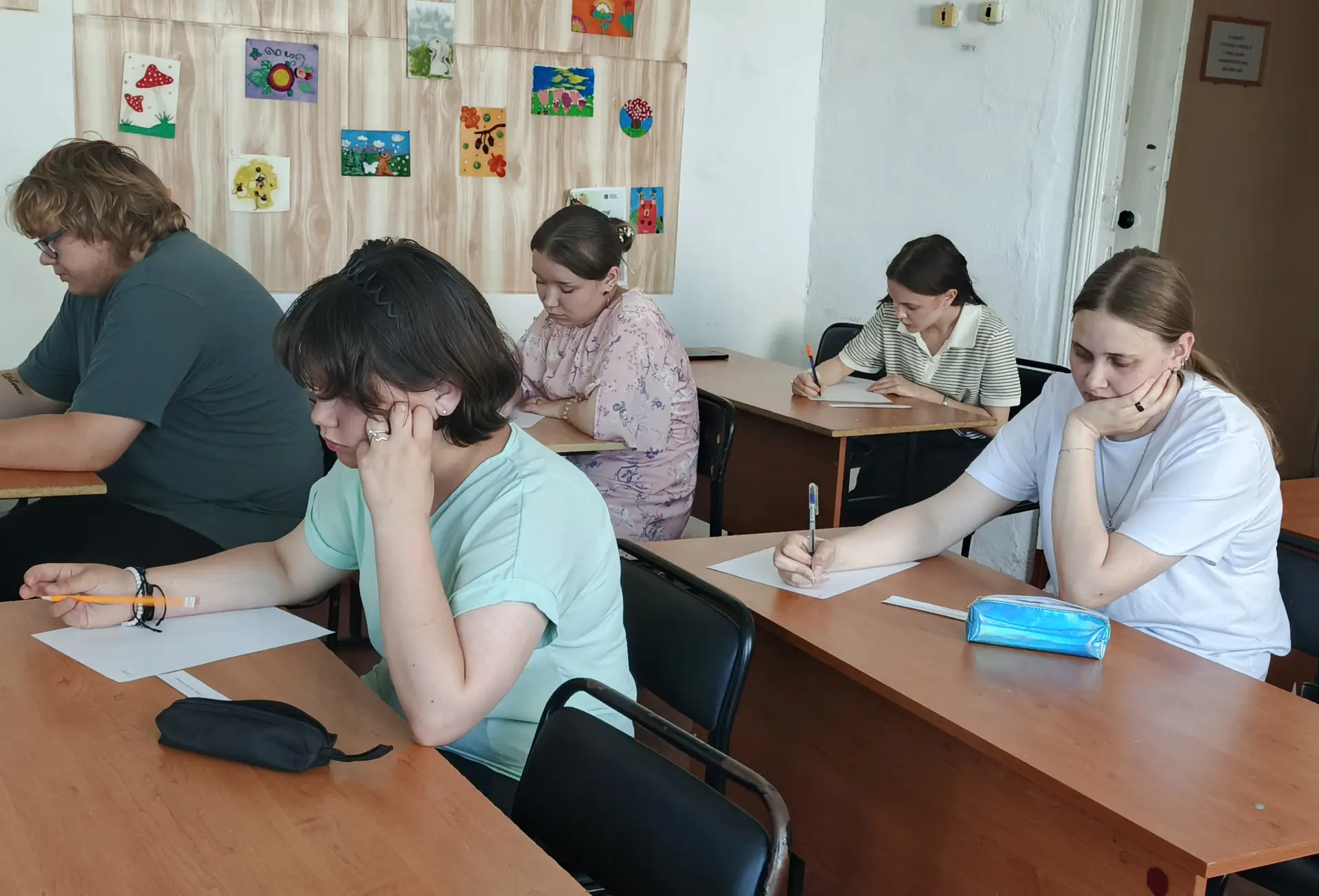 Палатки собраны, гитары настроены... На часах время сдачи итогового экзамена! ⏰🧳

19 июня студенты 