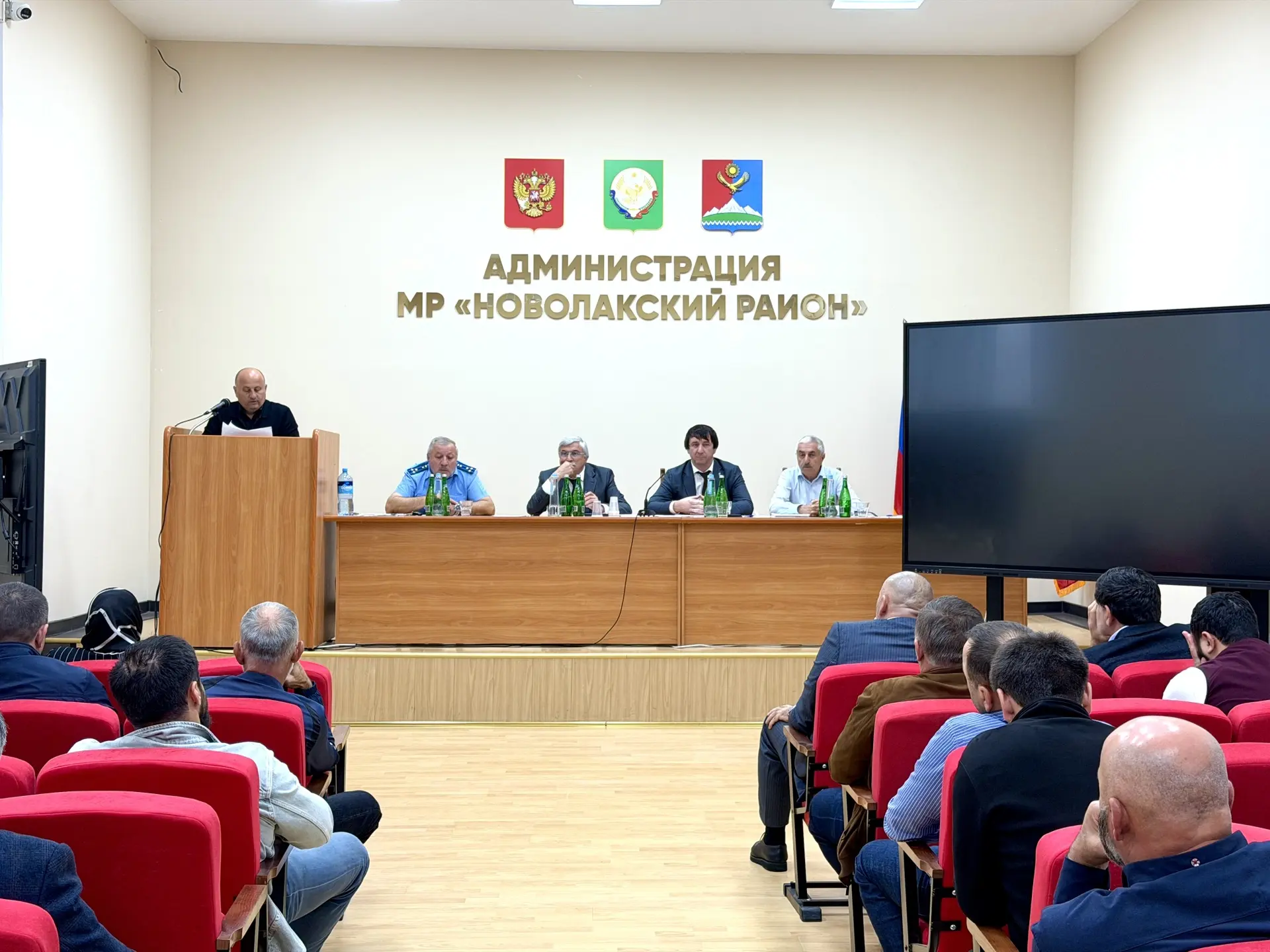 📃В администрации Новолакского района состоялось рабочее совещание под руководством гла...