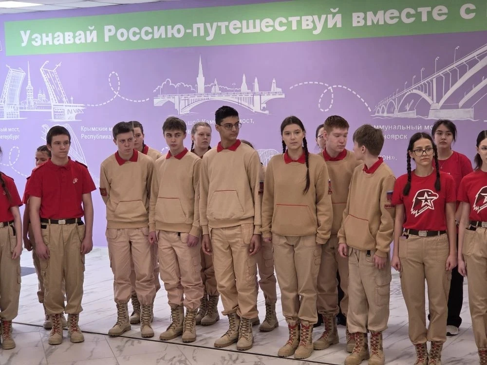🔥 Дом, формирующий сильных и надёжных личностей  Наши юнармейцы посетили торжественное открытие «Дом