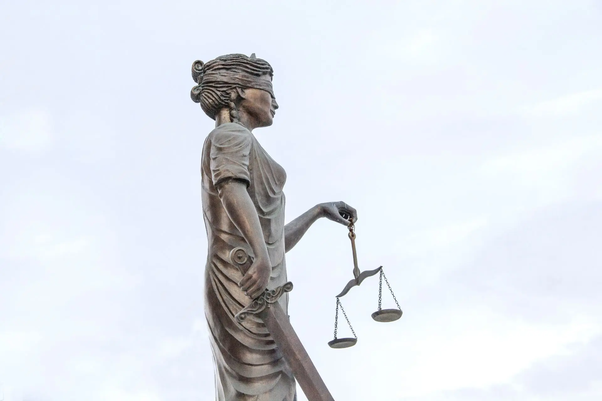 Суд оставил под стражей водителя автобуса, обвиняемого в совершении ДТП у храма