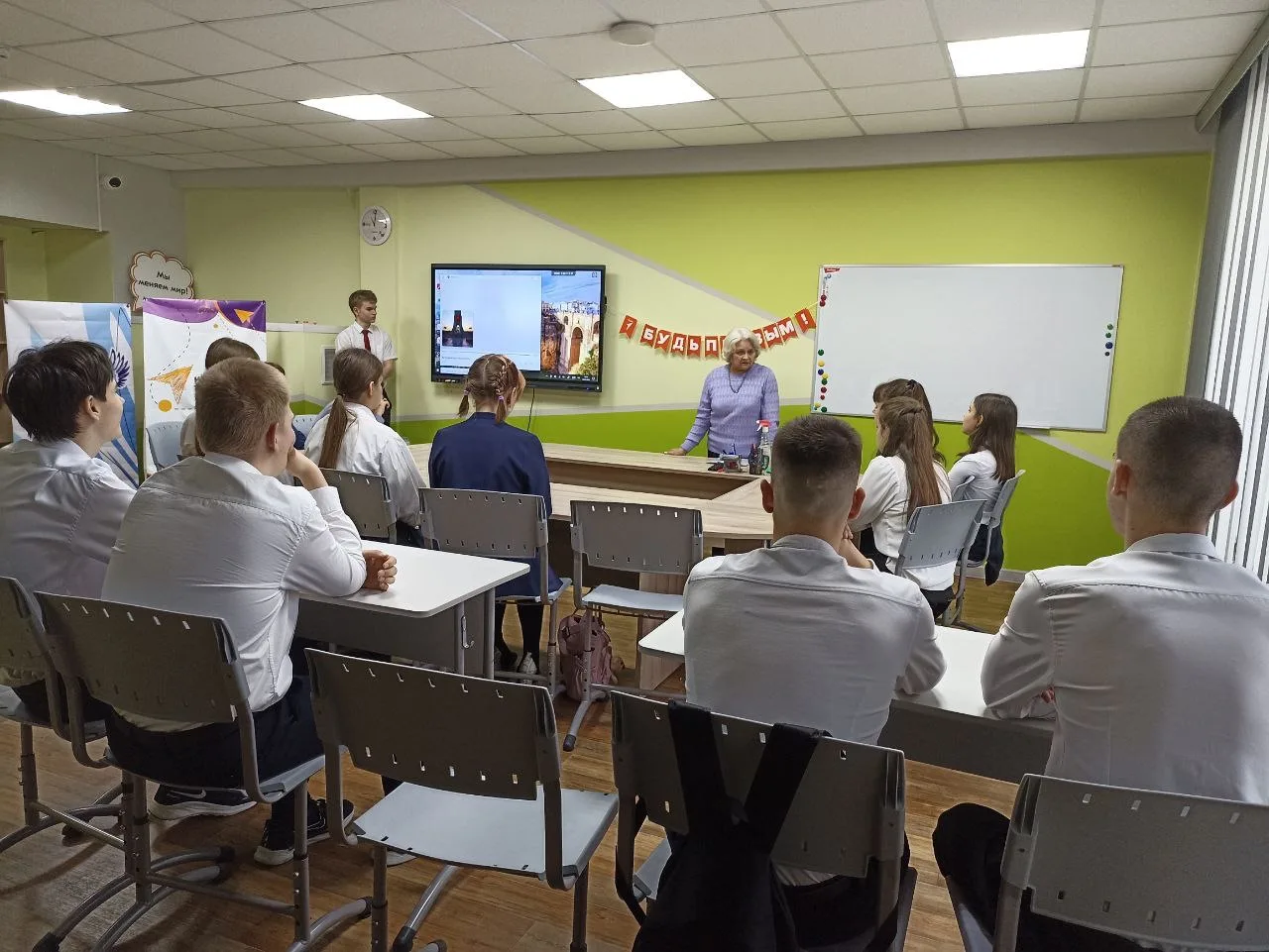 В гостях у учащихся школы — клуб "Муза" городского Совета ветеранов войны и труда 🌟  18 февраля в МБ