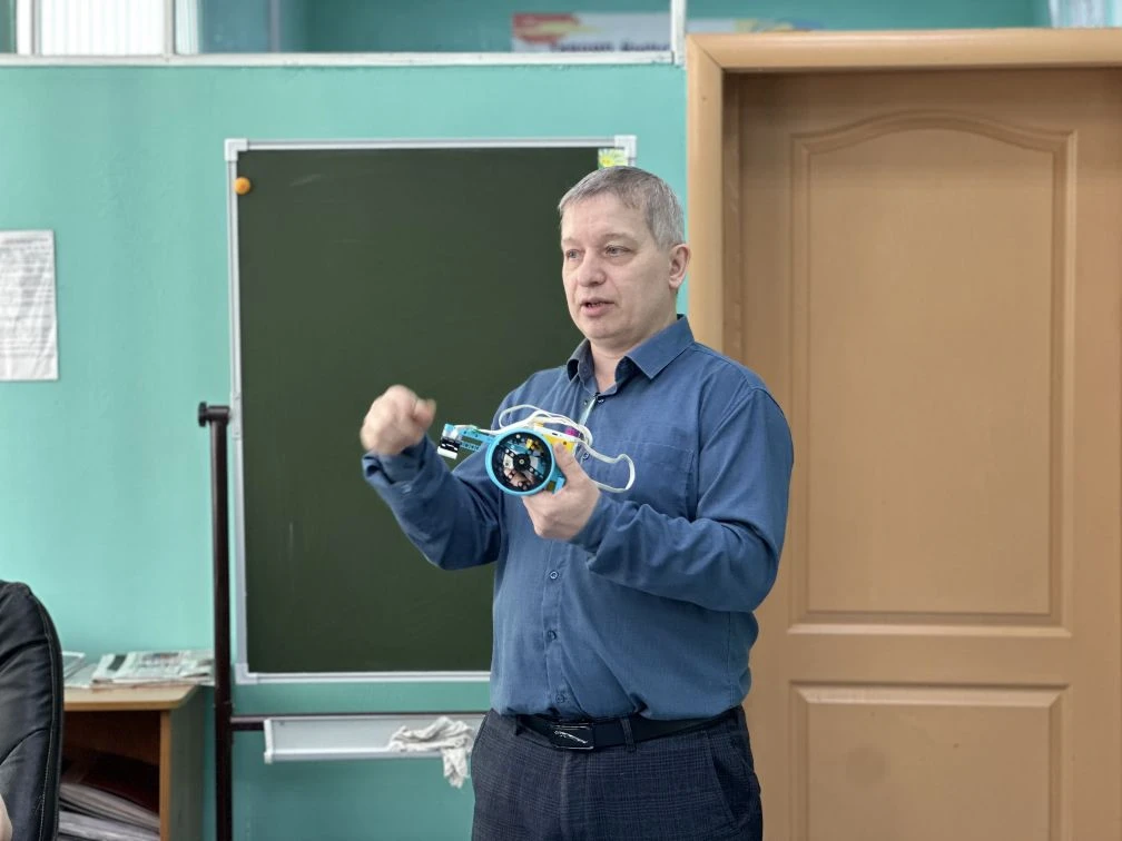Роботы, схемы и будущее🤖💡  🧩В стенах нашего любимого СЮТа (Станции юных техников) царила атмосфера н
