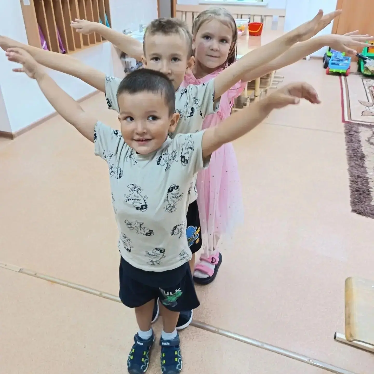 🎉 «Здравствуй, детский садик!» — праздник радости и первых открытий! 🎉В дошкольной гр...