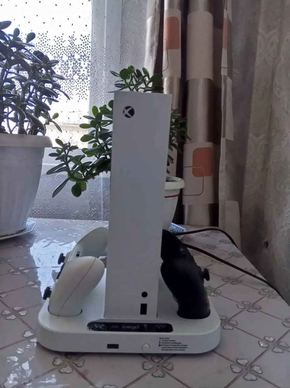 Продам Xbox series s.