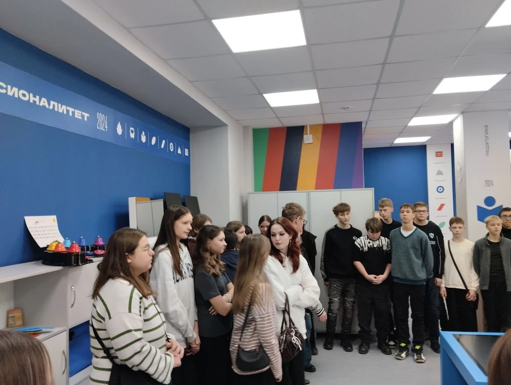 День открытых дверей в социально - педагогическом колледже 7 февраля посетили ученики 8в класса (кла