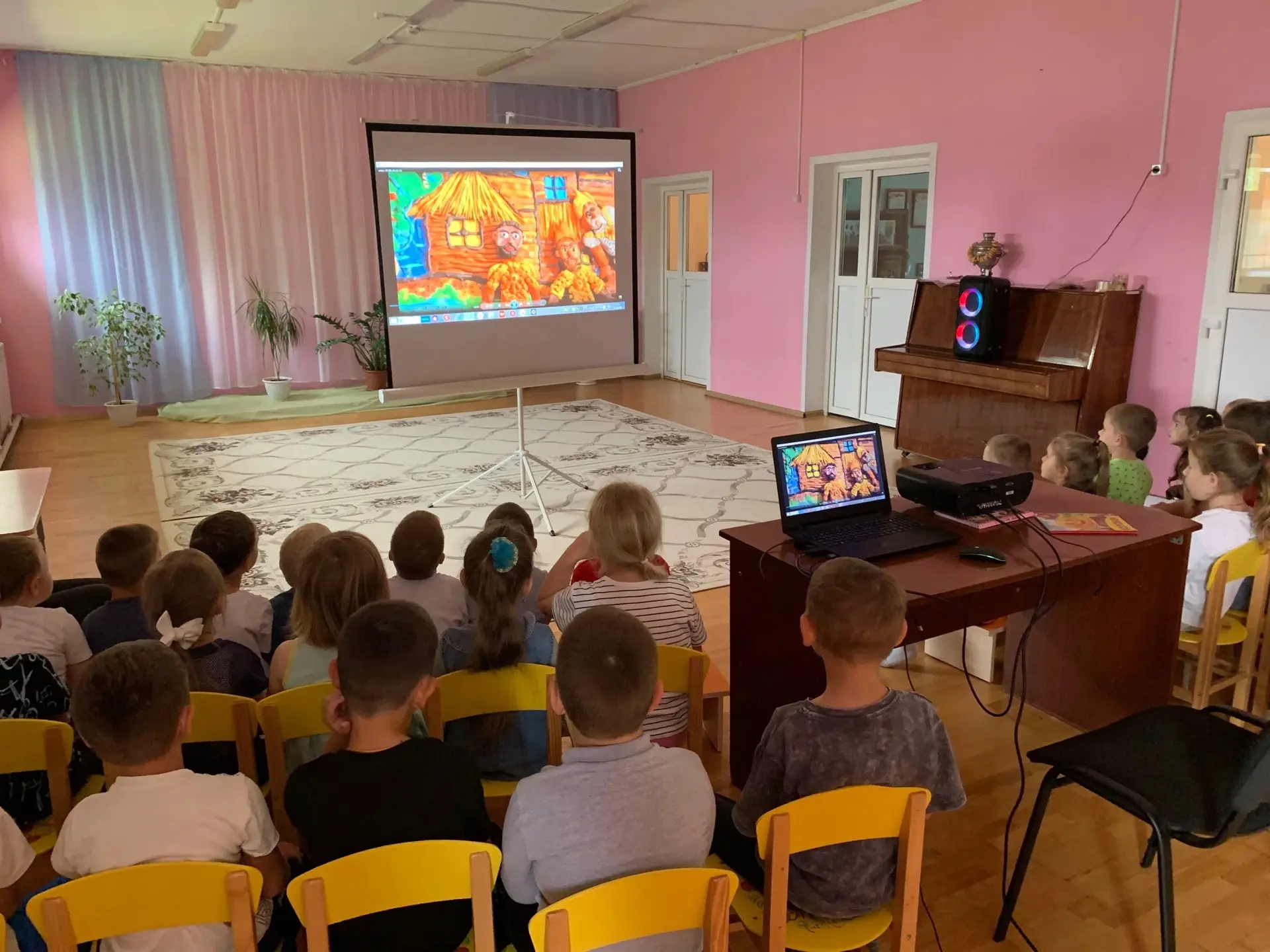 🇷🇺Сегодня старшие дошкольники нашего детского сада в преддверии Дня государственного ...