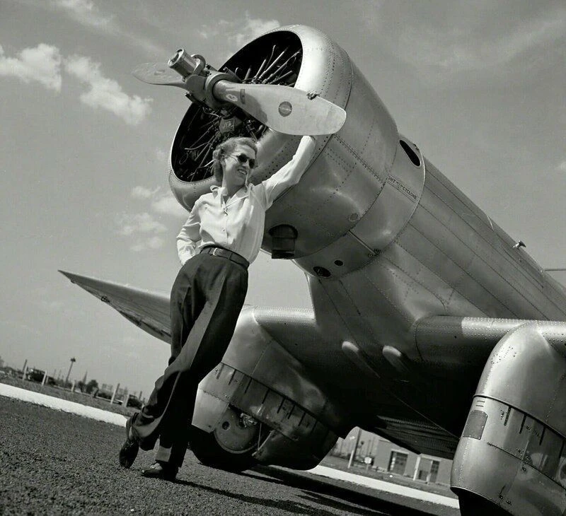 Американская летчица Жаклин Кокран у самолета Northrop Gamma. Впоследствии, в 1953 году...