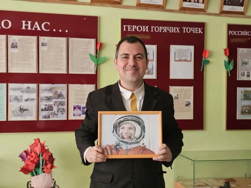 Всероссийская акция «Улыбка Гагарина» 🌟  10 апреля активисты волонтёрского отряда "Добровольцы" прис