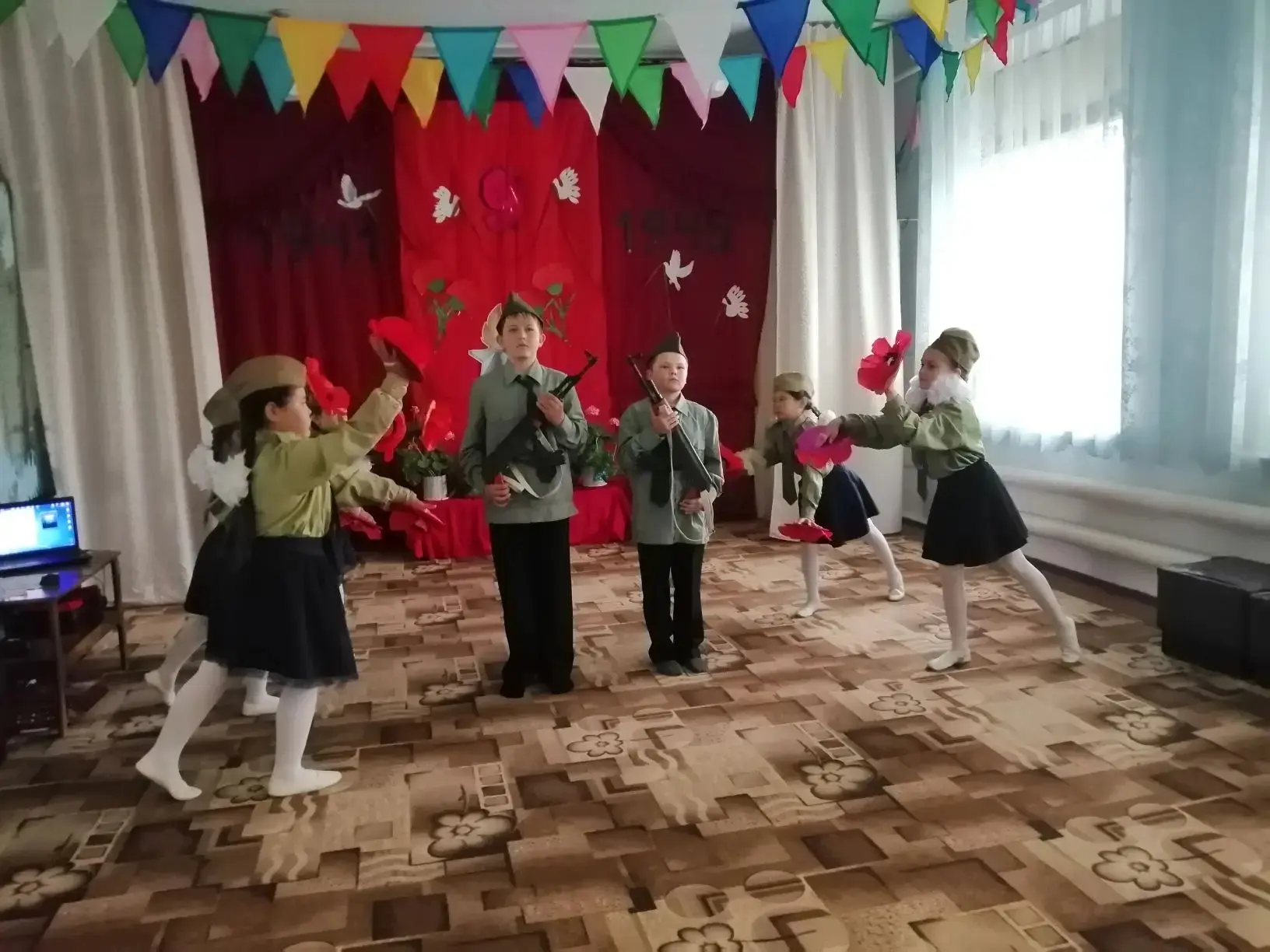 🇷🇺👫Патриотическое воспитание - одна из важнейших задач в воспитании подрастающего поколения. Оно 