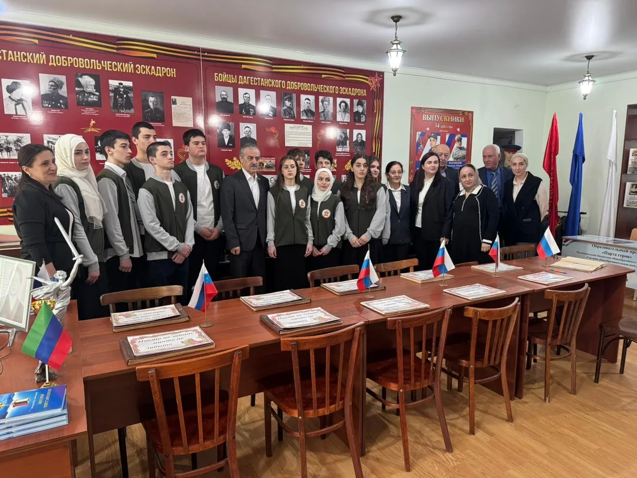 Сегодня, 6 марта, на встречу с учащимися нашей школы, педагогическим коллективом и родительской обще
