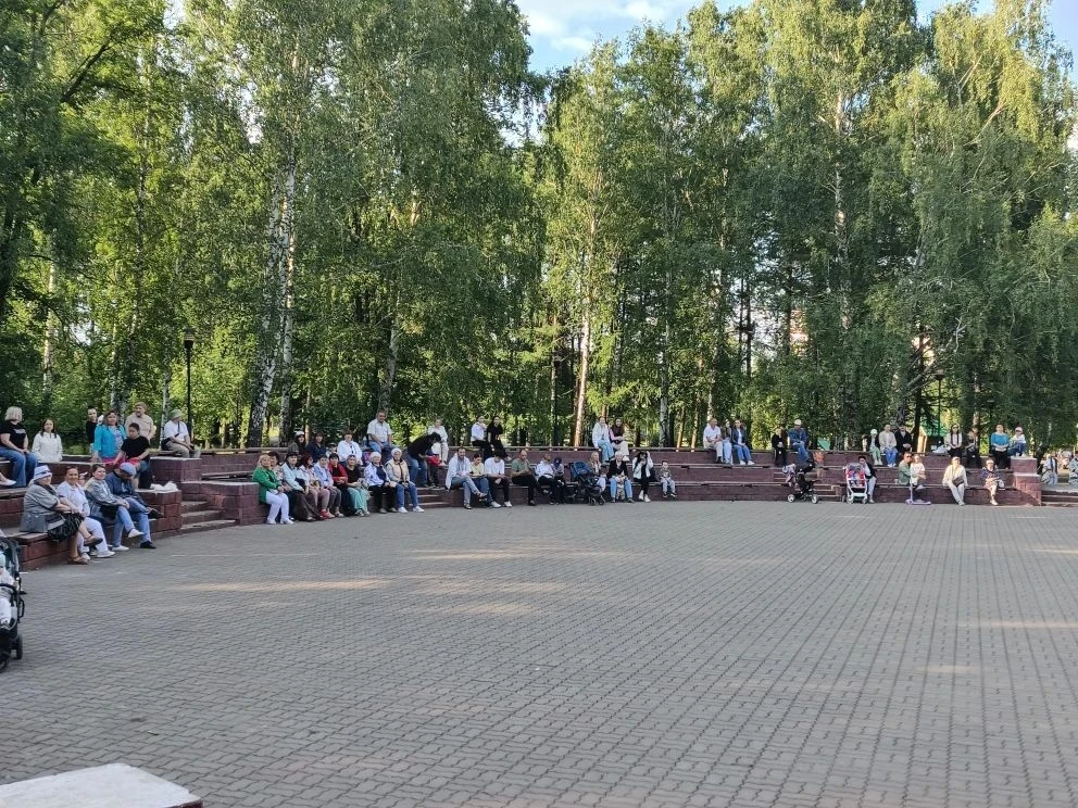 5 июня в городском парке наша школа провела традиционный ежегодный пятничный концерт: https://vk.ru/