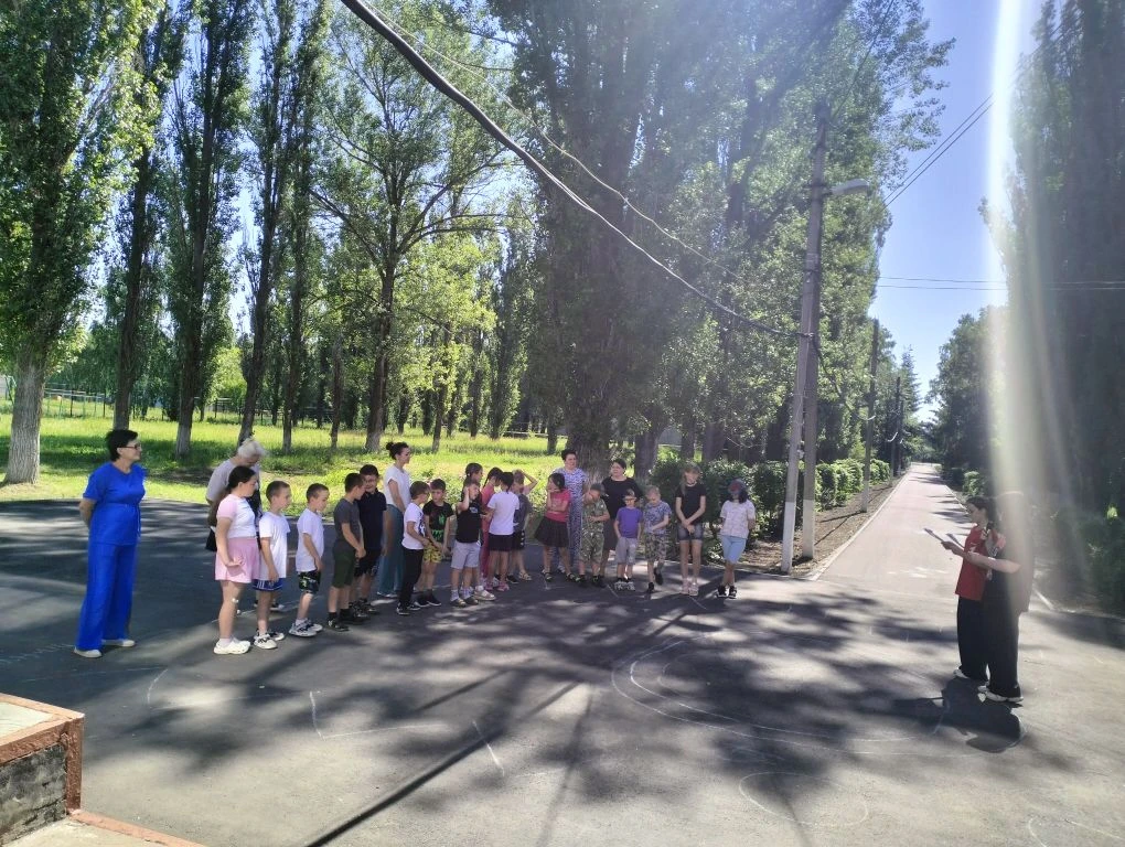 Сегодня в пришкольном лагере "Лучики" состоялась игровая программа "Моя Россия-моя страна"!
Торжеств
