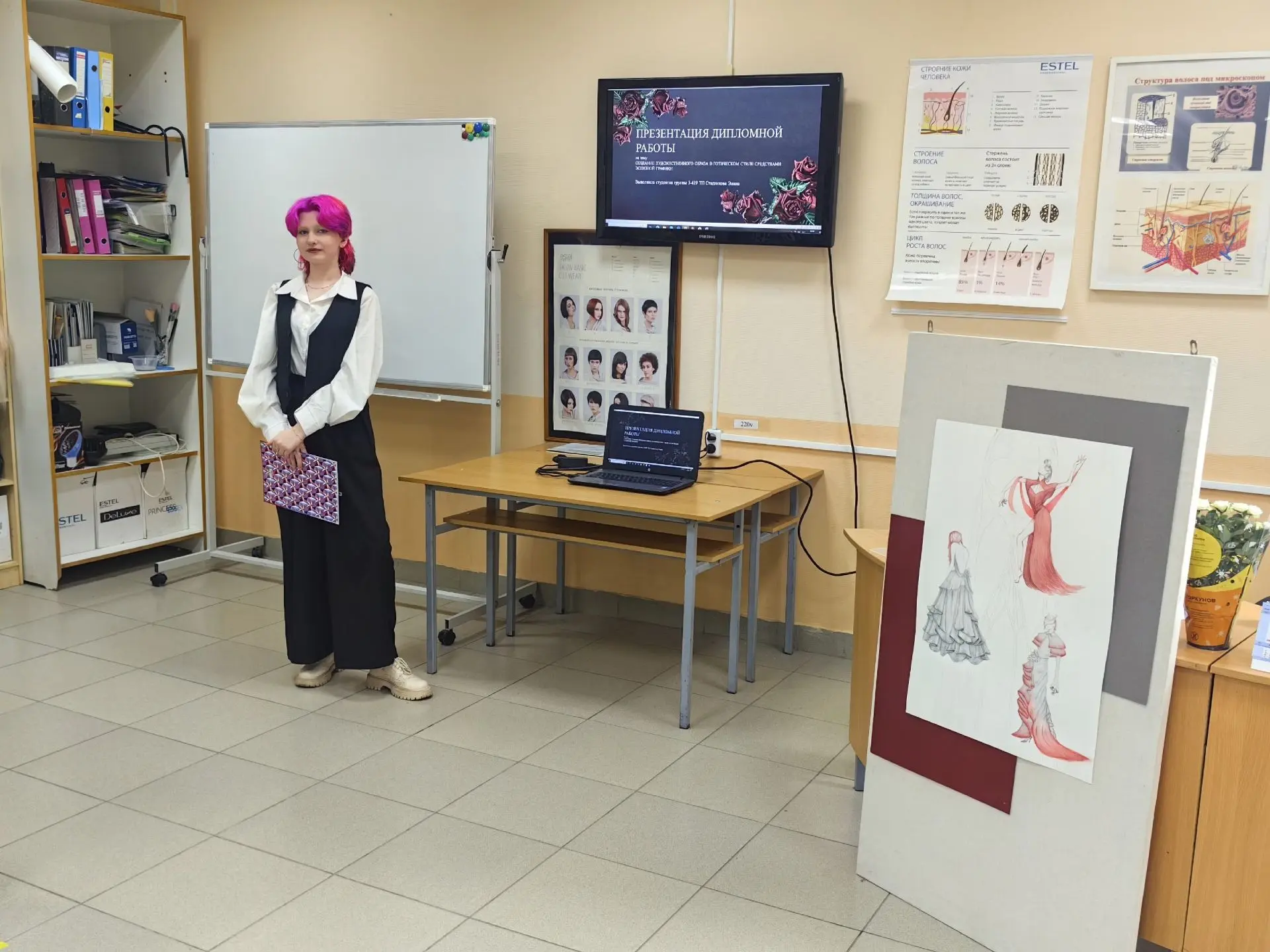 А мы продолжаем делится с вами фотографиями с защит дипломных работ и проектов наших выпускников.

С