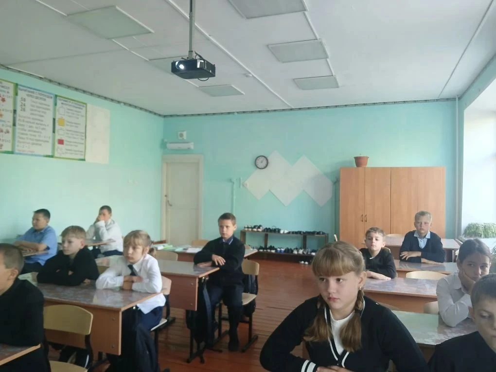 Сегодня в нашей школе прошло очередное внеурочное занятие «Разговоры о важном», посвящё...