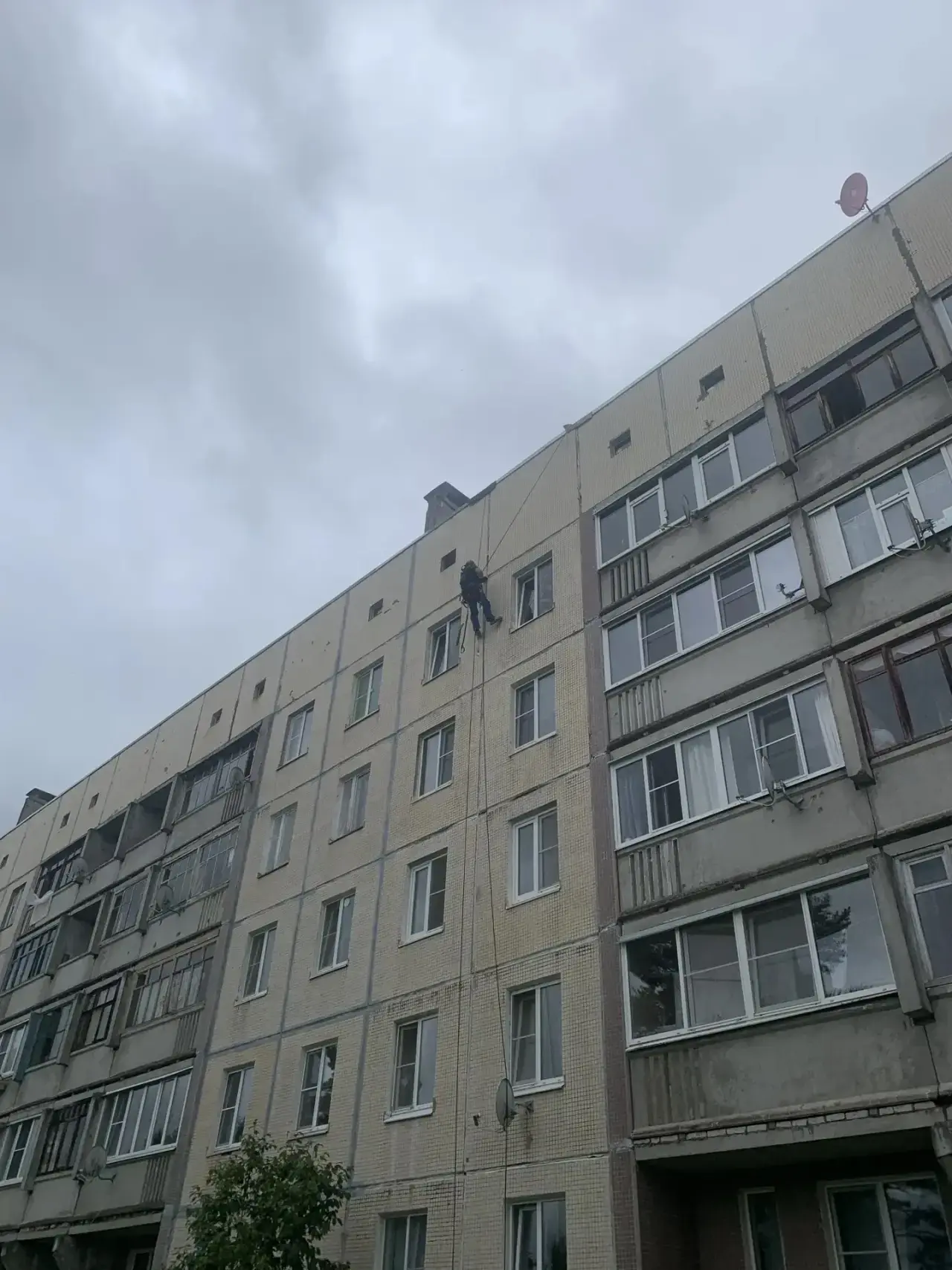 🏡Работы по герметизации межпанельных швов по адресу: