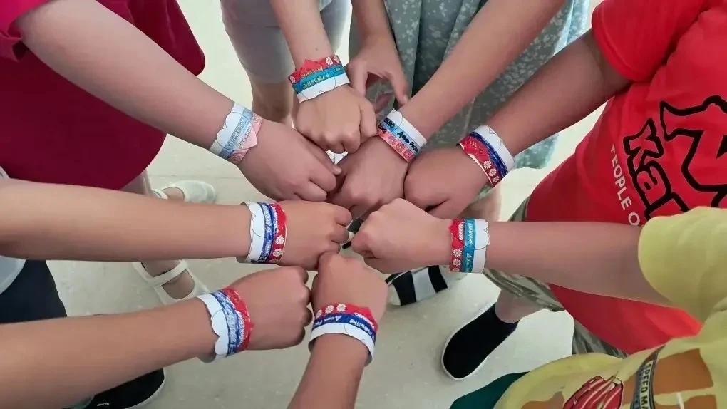 🇷🇺 ДЕНЬ РОССИИ В «РАДУГЕ ДЕТСТВА»: МЫ — ОДНА БОЛЬШАЯ СЕМЬЯ! ✨🤝

12 июня в нашем лагере прошёл по-