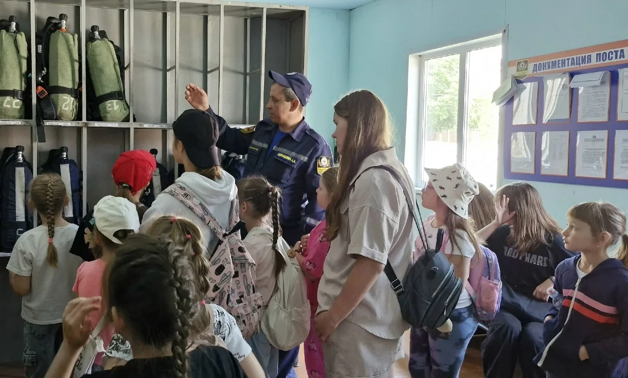 🎉 Воспитанники лагеря «АРТ‑карусель» ЦРТДЮ побывали на крутой экскурсии в пожарной части № 23 г. Те