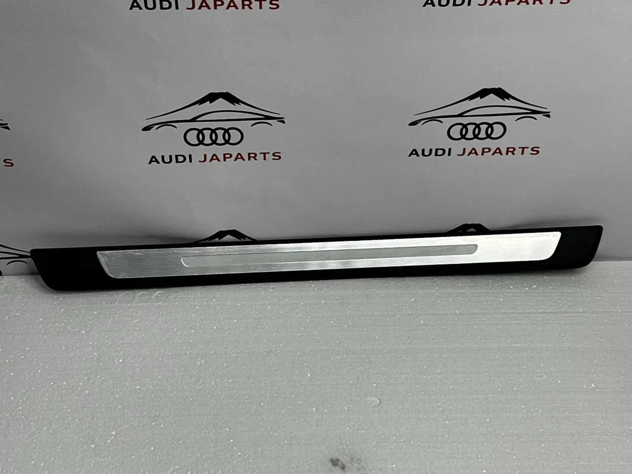 🚘🔧 Накладка проема багажника для Audi A4 5 B9 🔧🚘