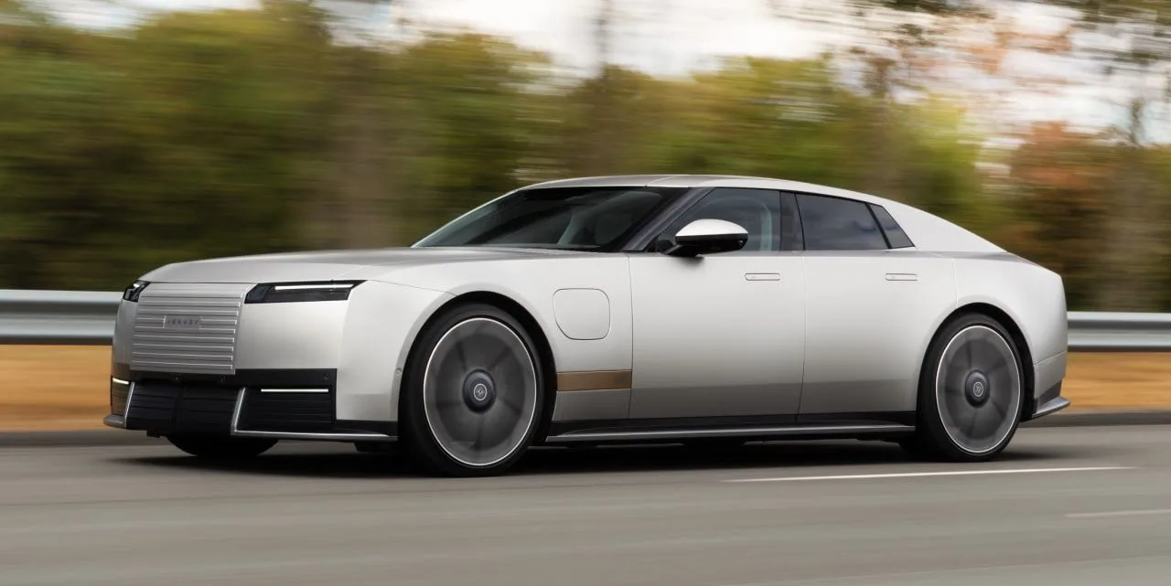 Они все-таки это сделали: Jaguar показал Type 01 — первую серийную модель после хайпану...