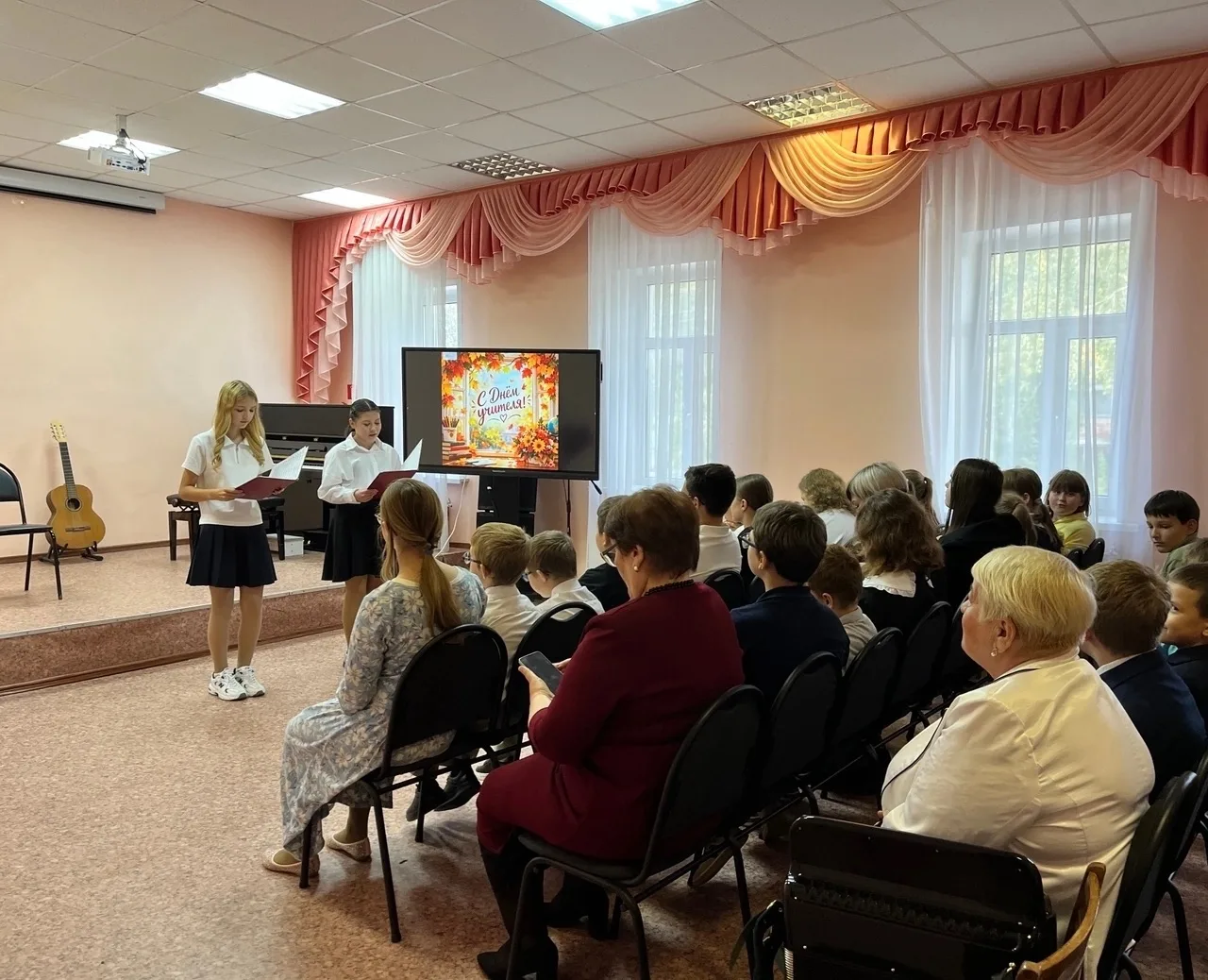 💐 Тёплый праздник в стенах нашей МБУ ДО "Большеберезниковская детская школа искусств" ...