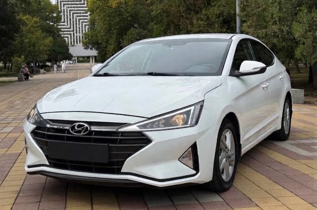 Срочная продажа! Hyundai Elantra 2019. Мотор 2.0, АКПП, пробег 101 000 км.