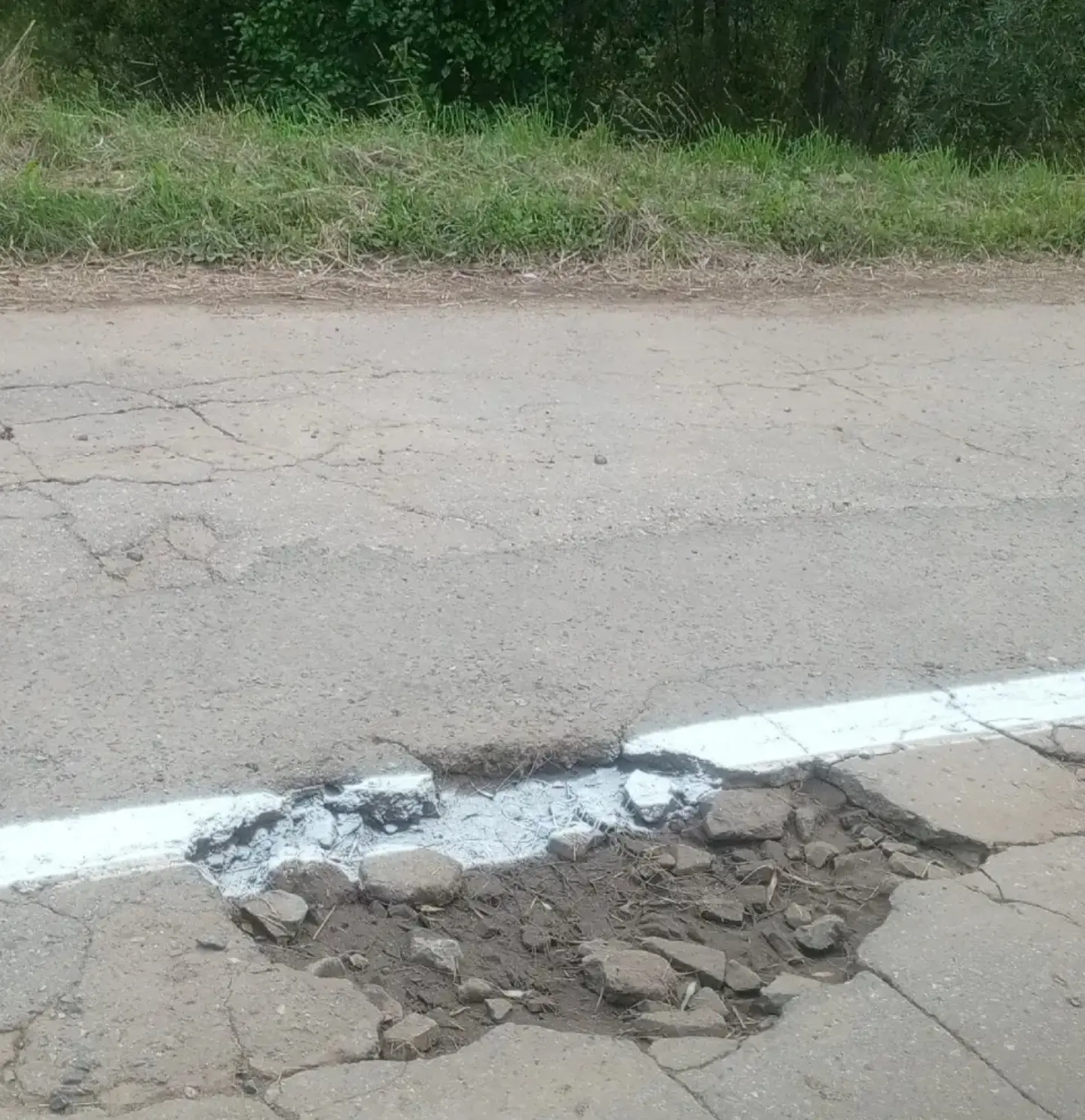 ⚡️🚗 В Марпосадском районе решили, что свежая разметка лечит любые ямы