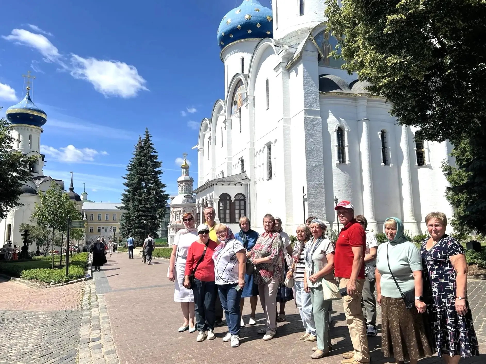 Волоколамские долголеты съездили на экскурсию в Сергиев Посад.