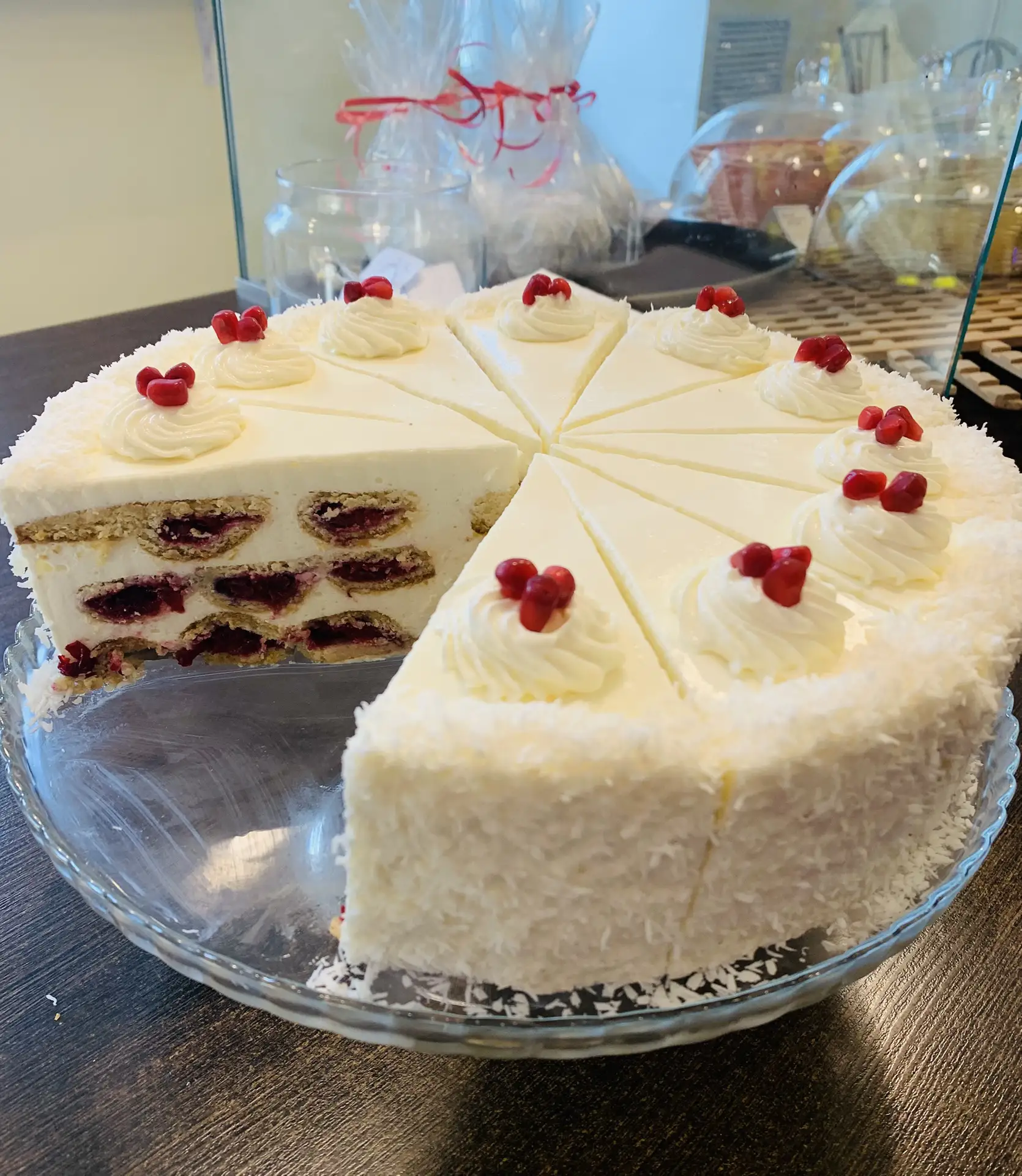 🎂 Наши кондитеры стараются именно для Вас!😉