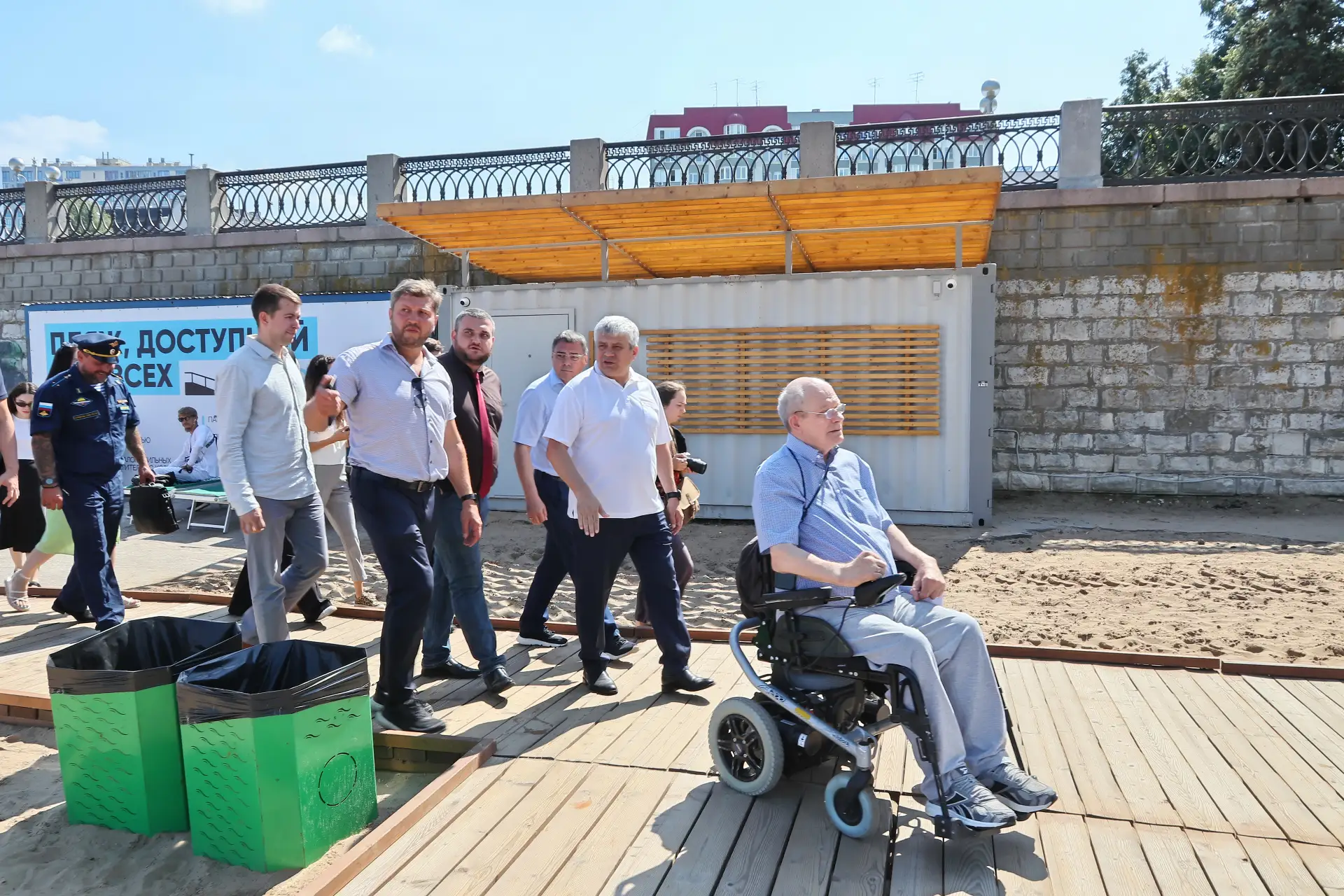 В Самаре проверили доступность городских пляжей для маломобильных граждан. Состоялось с...