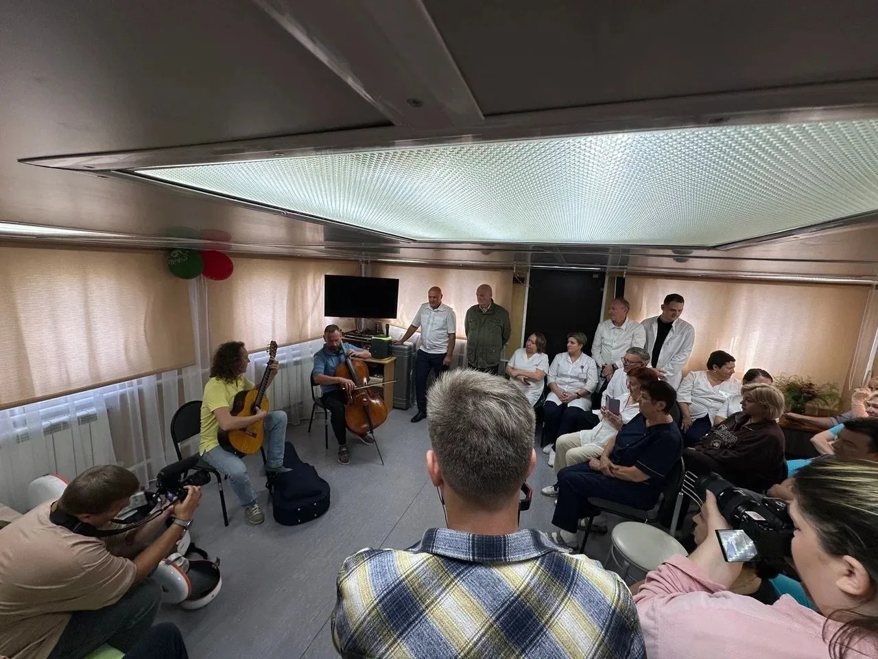 🎼 «Музыкальная экспедиция» побывала на плавполиклинике «Николай Пирогов»