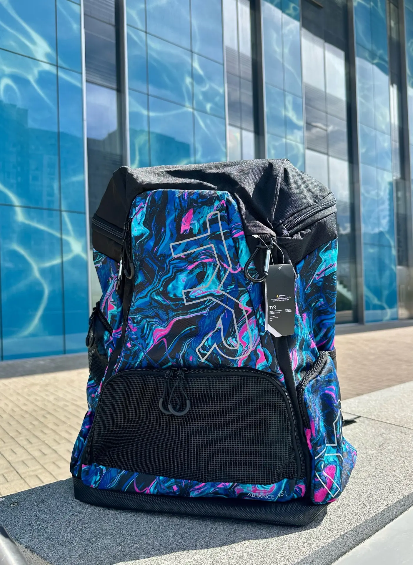 По летнему яркий принт от TYR 🐬 МЕГА КРУТОЙ РЮКЗАК из новой коллекции 💙🩷

С 💕 Fun Sport