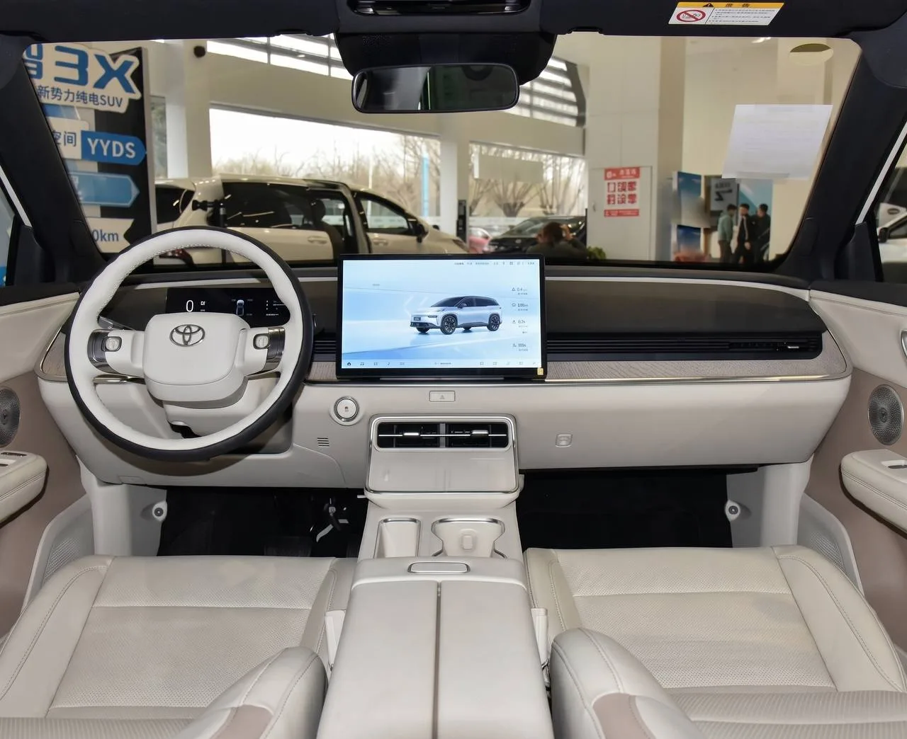 Toyota bZ3X доступна к заказу!

Это современный электрический кроссовер с просторным салоном, хороши