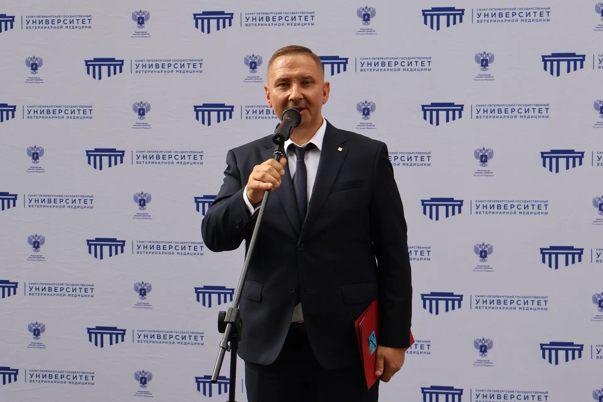 🎓 Гремит праздник 1 сентября, а Леонид Кротов уже поздравил студентов Санкт-Петербургс...