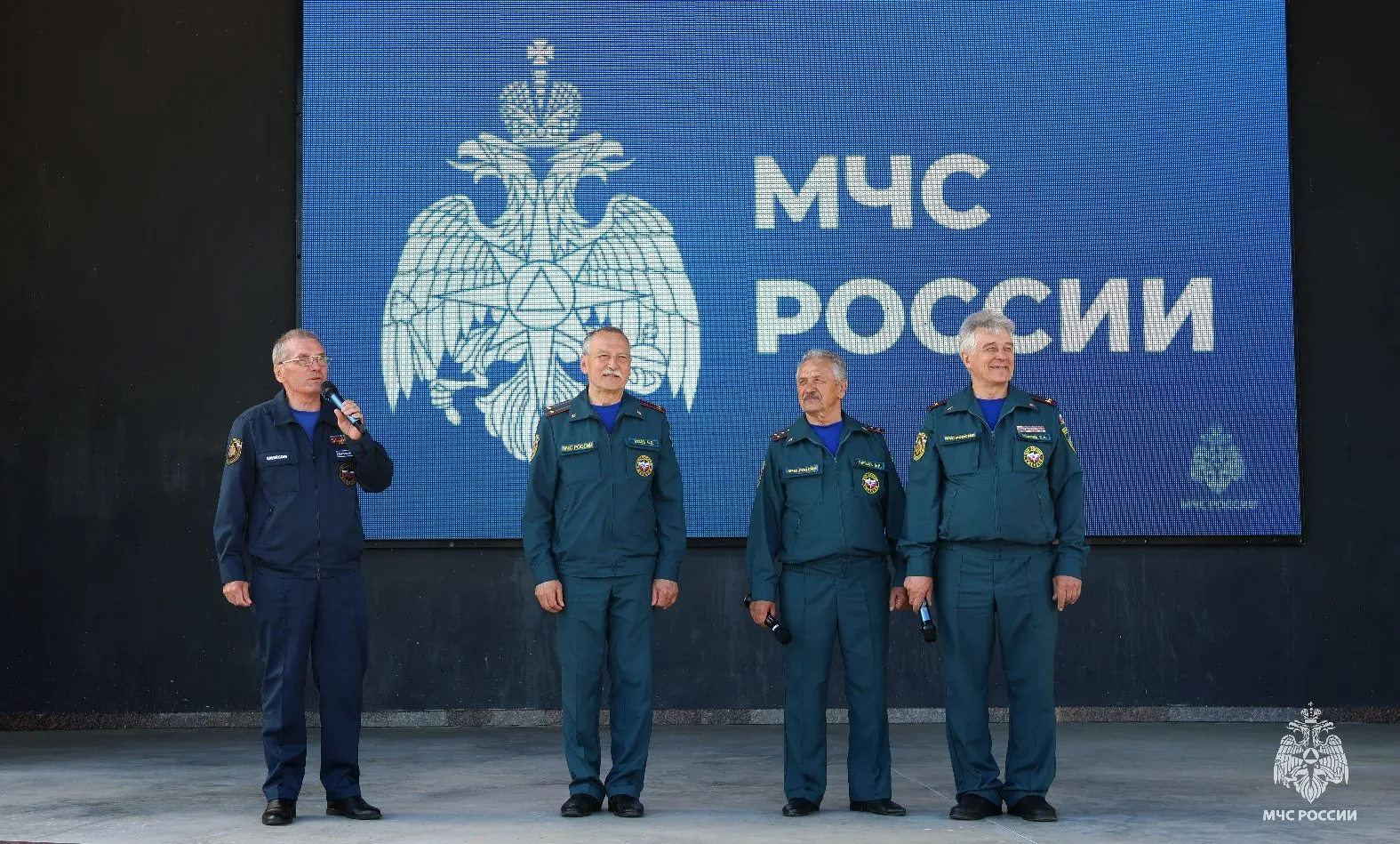 Агитбригада ветеранов МЧС России с концертной программой посетила Запорожскую область  В ГУ МЧС Росс