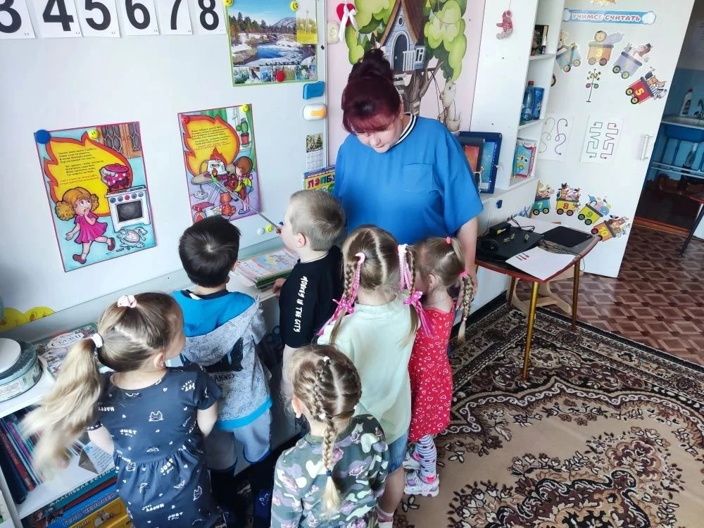 В группах "Сказка" и "Чунга- Чанга"  прошло познавательное занятие "Будь осторожен с ог...