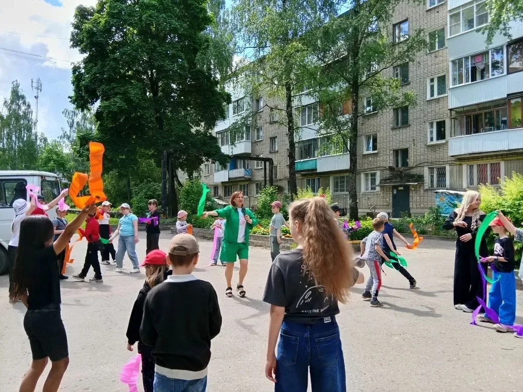 Сегодня, в солнечный летний денёк, наша страна празднует Международный день защиты дете...