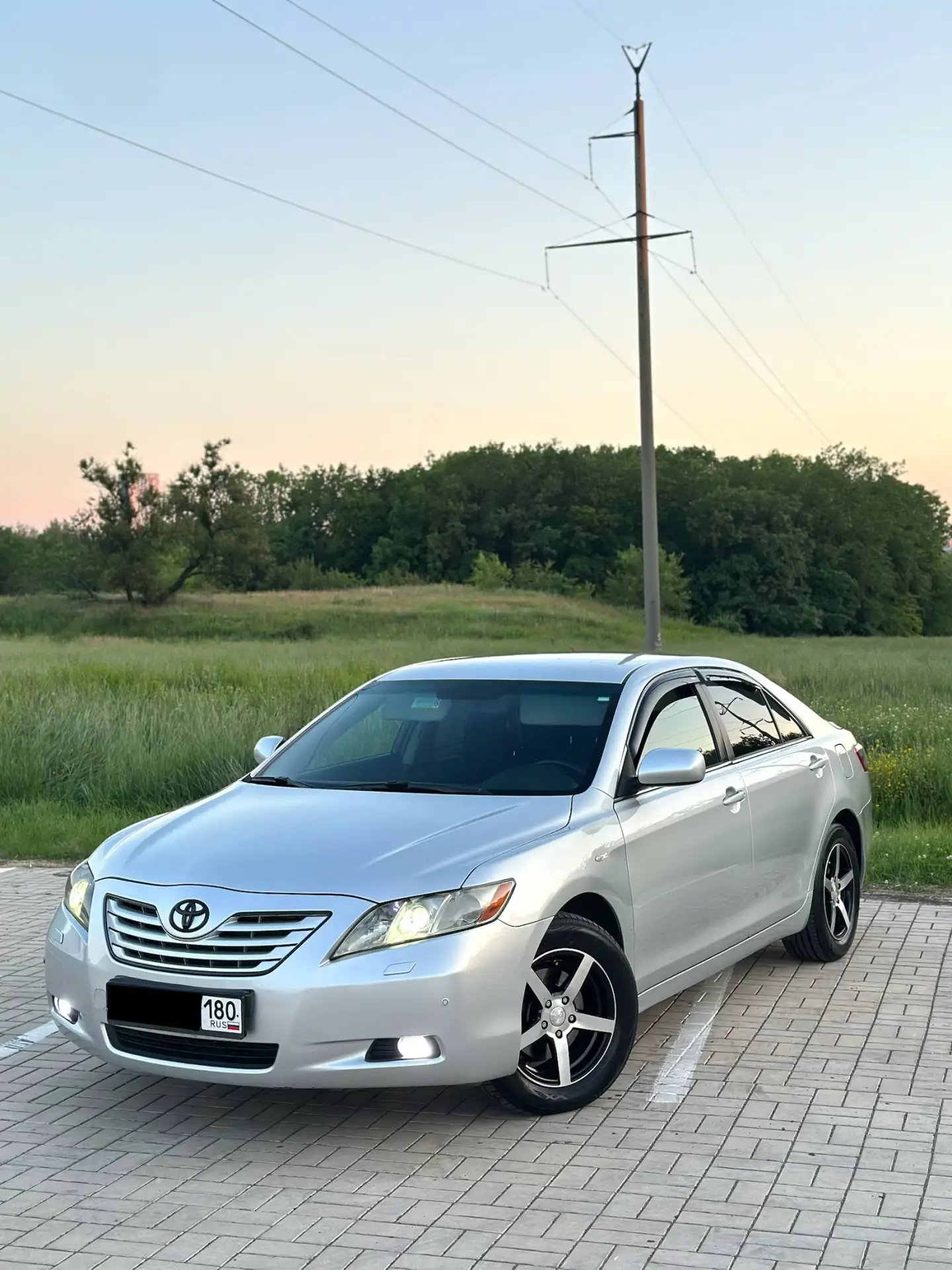 TOYOTA Camry_3.5 Официал!
Автомобиль в отличном состоянии,
Полностью обслужен весь, только на дилере