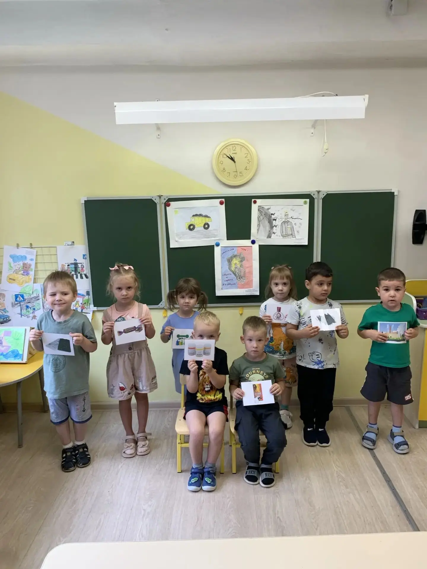 В группе «Семицветик» в преддверии праздника Дня Шахтера прошло познавательное мероприя...