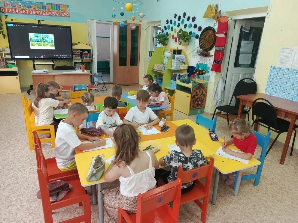 ✨ДЕНЬ ВИТАМИННЫЙ✨
☀Узнали про "солнечный" витамин Д.
☀ Ответили на вопрос: если солнце такое полезно