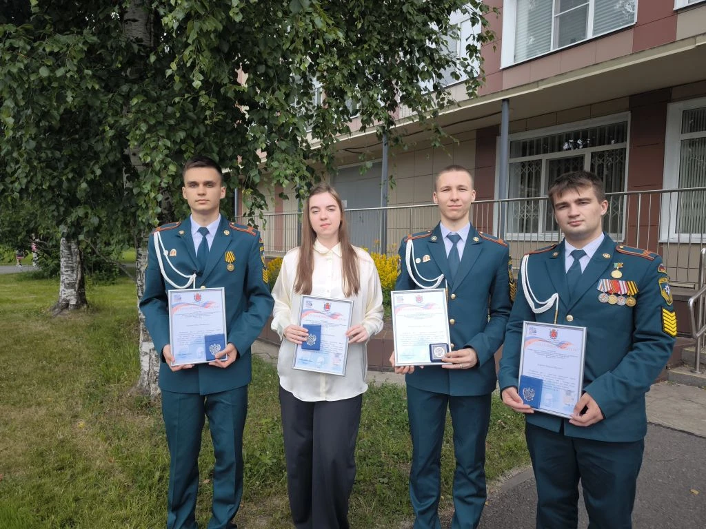 🏆 Сегодня в ДДЮТ Кировского района состоялась торжественная церемония вручения медалей «За особые у