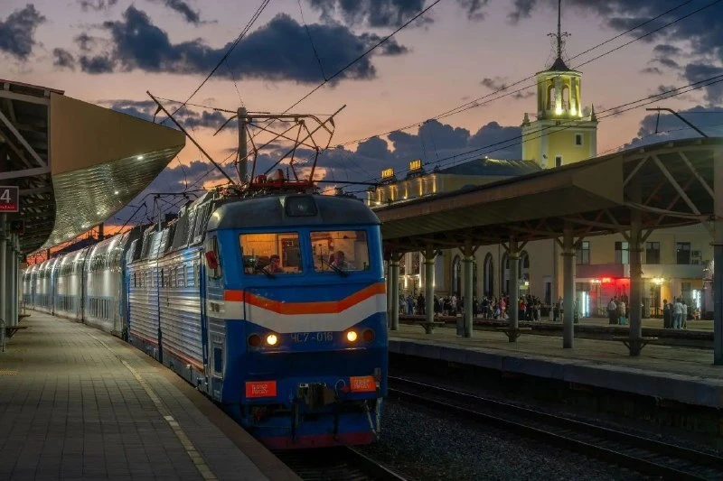 🚆 Появились кадры двухэтажных поездов, которые задействуют на маршруте Ярославль - Москва

Составы 