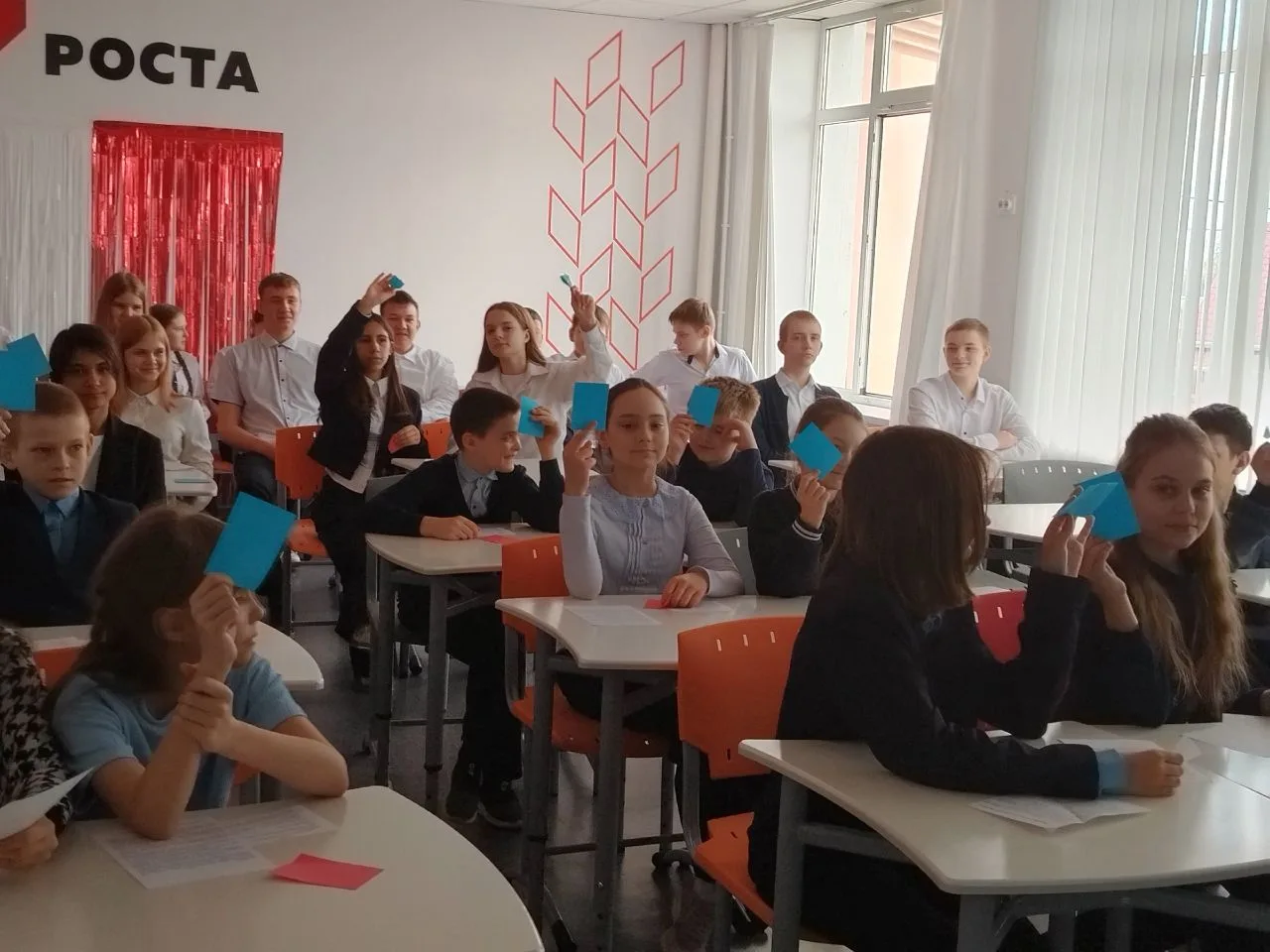 С целью формирования у обучающихся психолого- педагогического класса школы  представления о педагоги