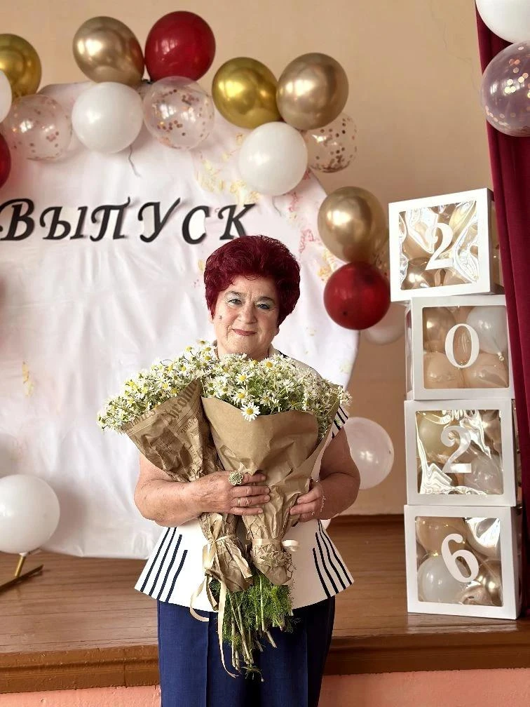 Сегодня, 1 сентября, отмечает Юбилей учитель русского языка и литературы МОУ СОШ с. Зор...