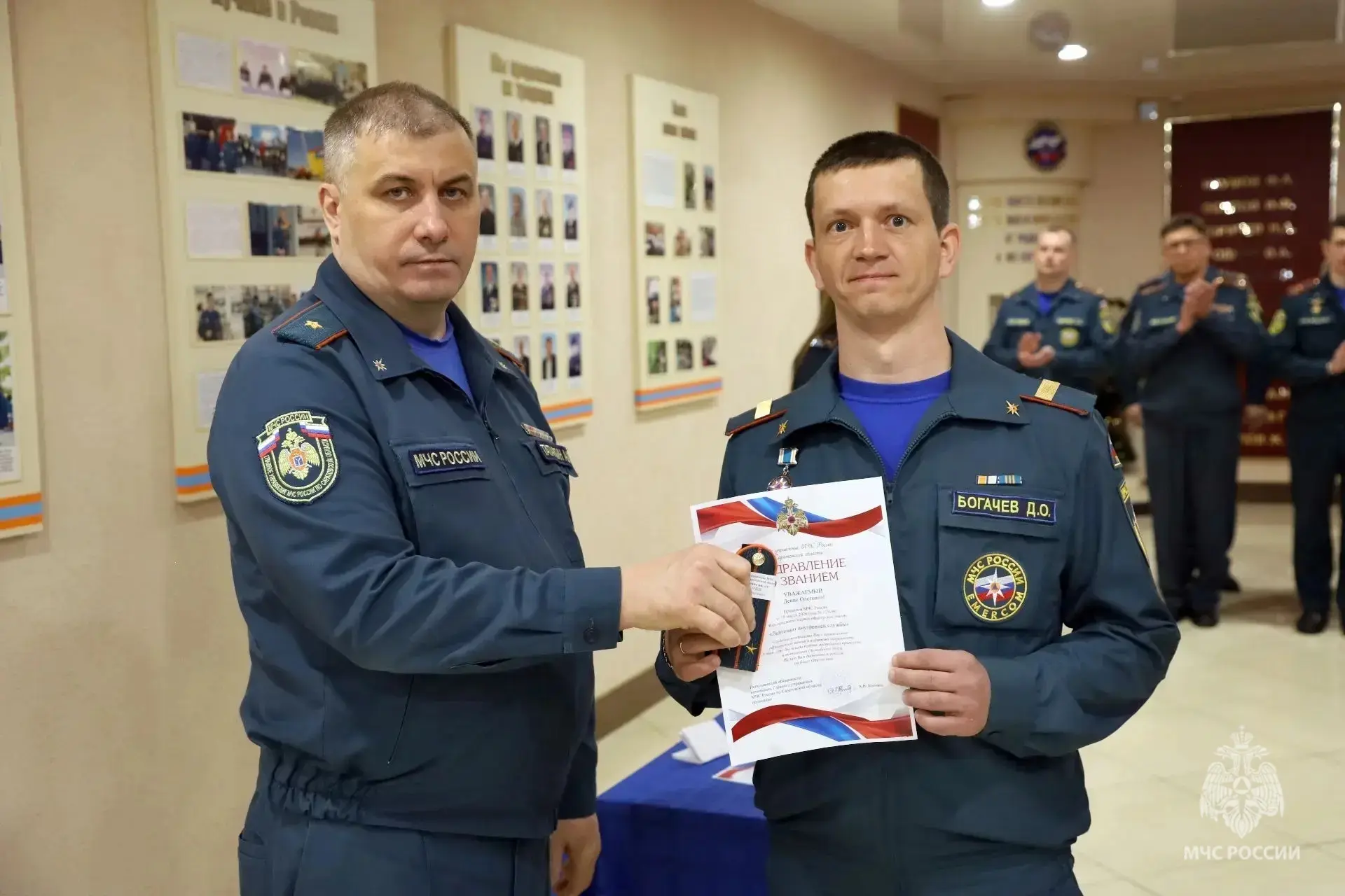 🇷🇺 В Саратове состоялась торжественная церемония приведения к присяге сотрудников МЧС России  Присяг