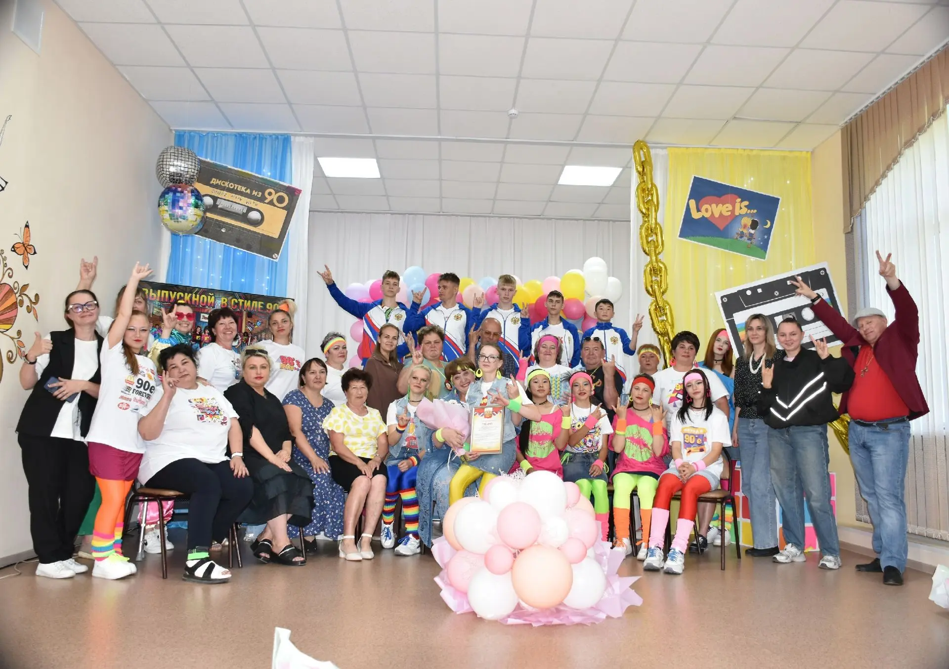 🎉✨В нашем доме прошел самый необычный, яркий и душевный праздник — выпускной бал! 

Фото: https://v