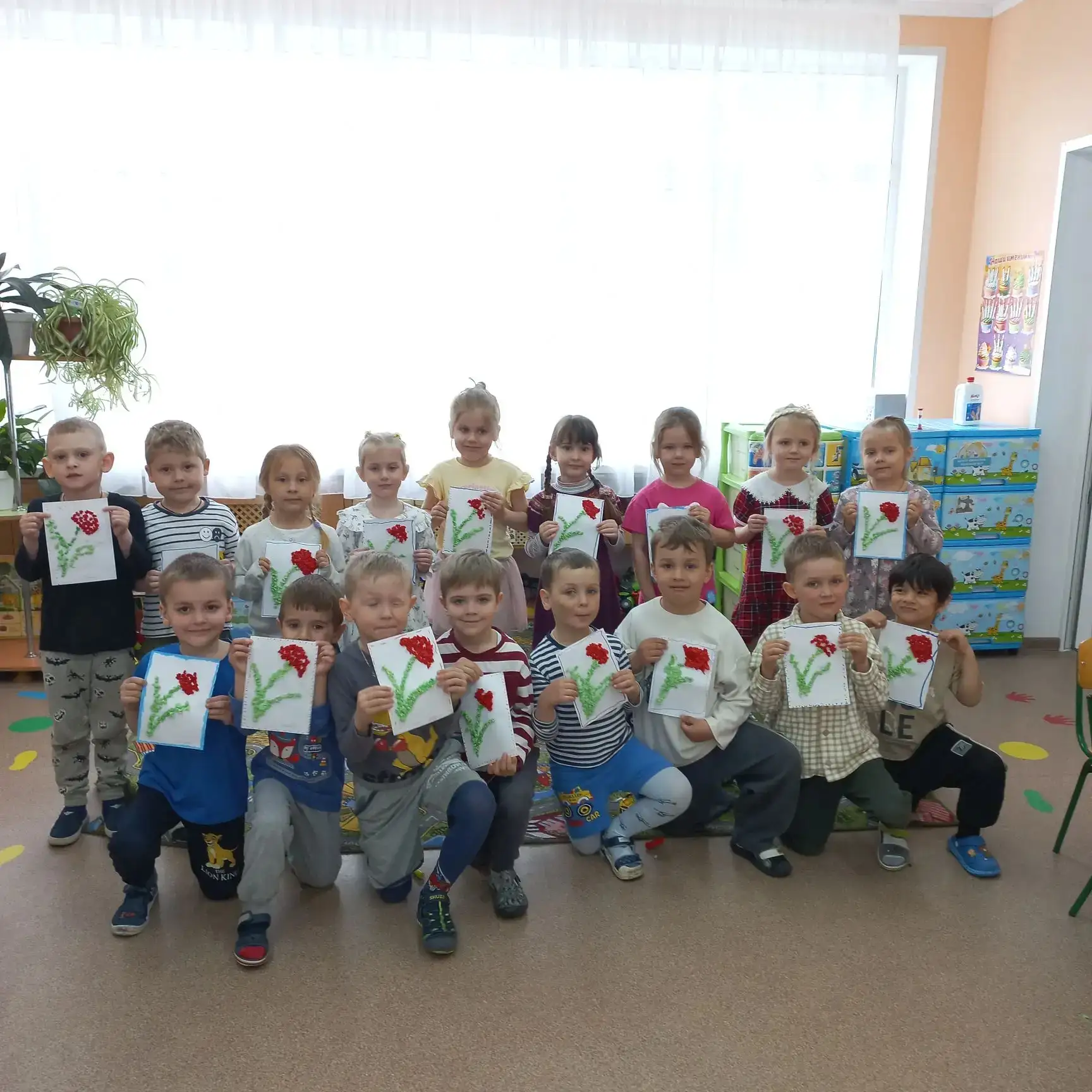 Сегодня в средней группе «Акварельки» прошло  занятие, по нетрадиционной аппликации, по...