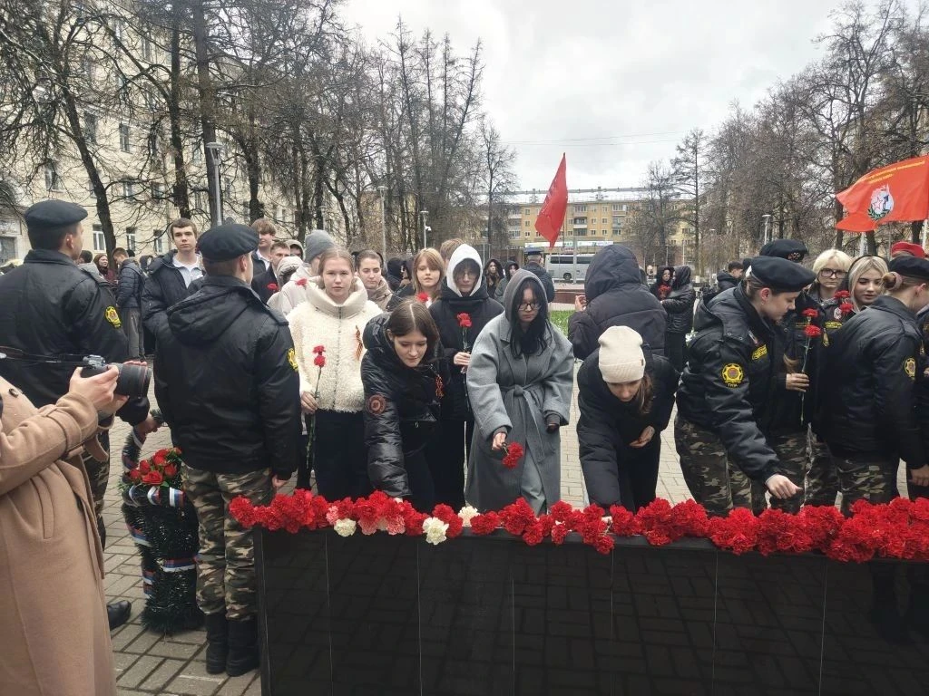 Сегодня, в год трёх знаменательных для нашей страны дат, учащиеся нашего центра образования приняли 